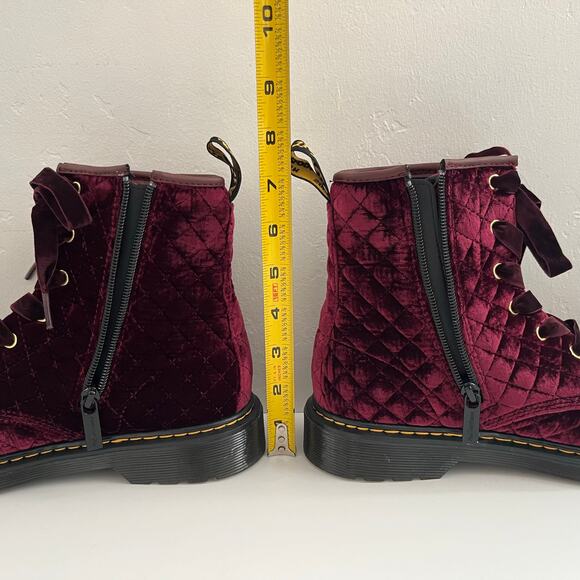 Dr. Martens 1460 Quilted Cherry Red Velvet Boots Women's 7 Grunge Vamp Vegan NEW - Picture 11 of 13